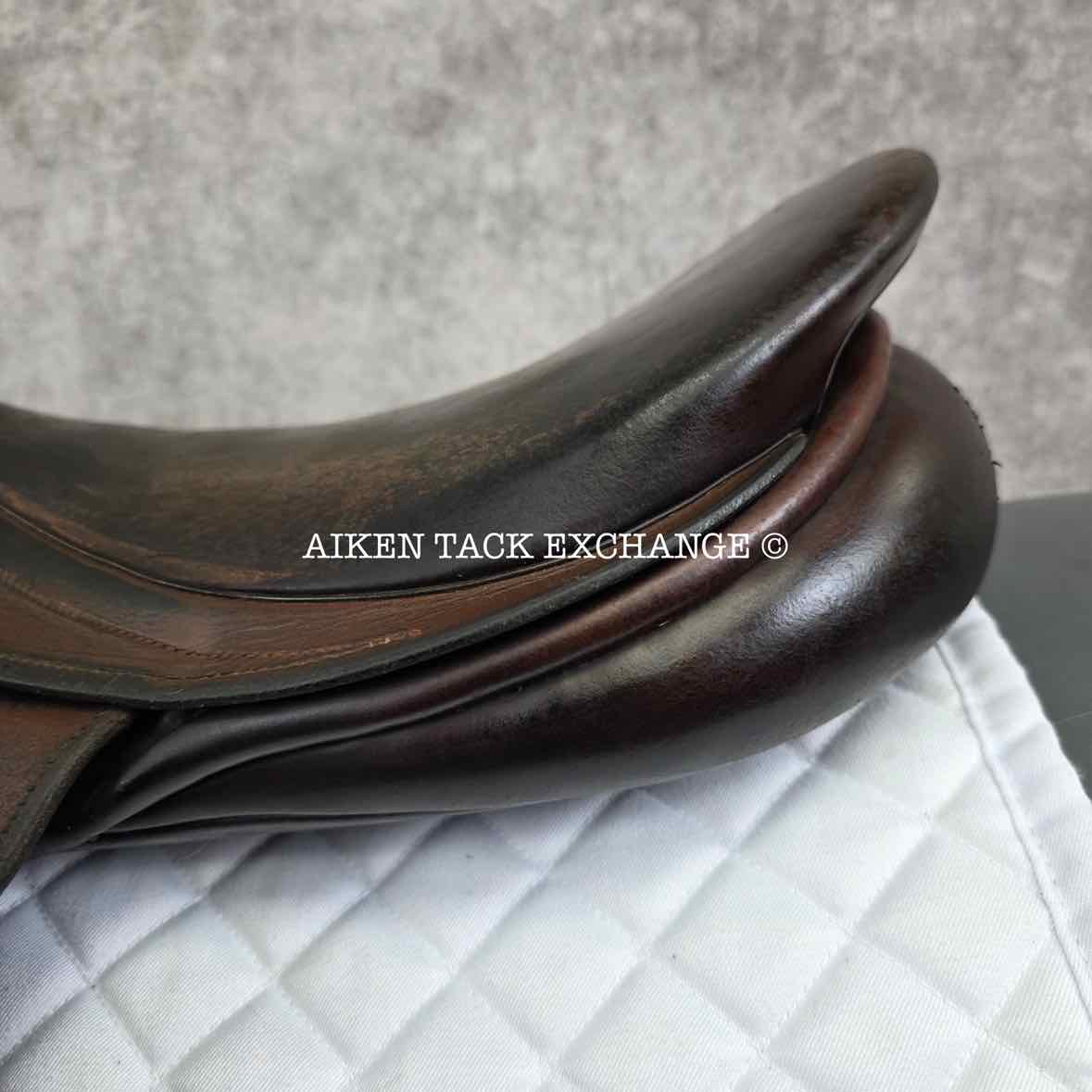 2005 County Conquest Jump Saddle, 18" Seat, Medium Tree, Wool Flocked Panels