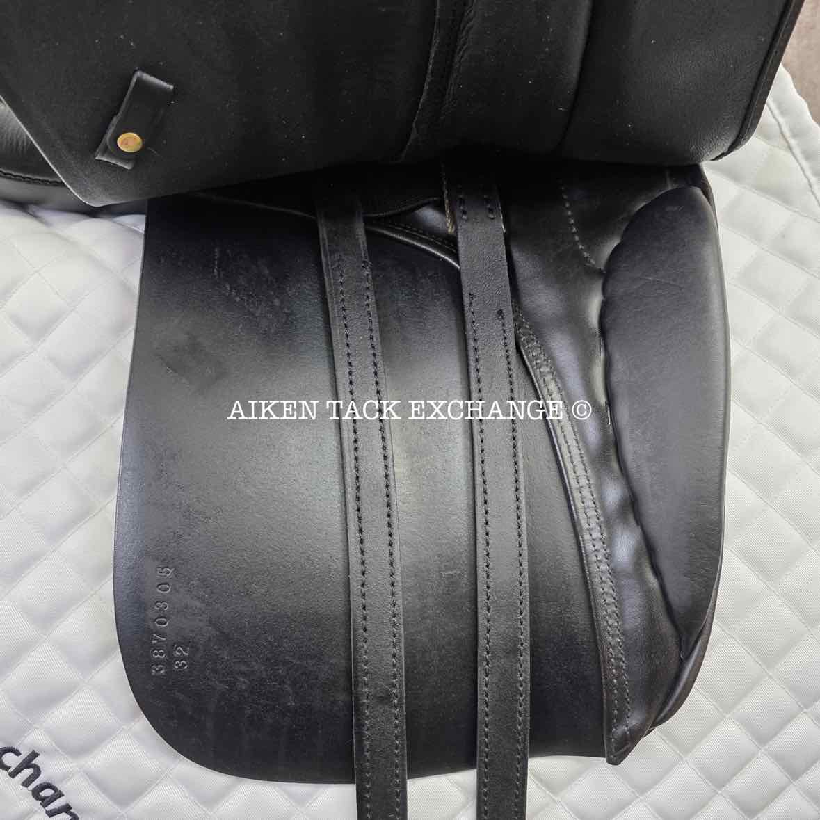 2003 Stubben Maestoso Dressage Saddle, 17" Seat, 32cm Tree - Extra Wide, Wool Flocked Panels