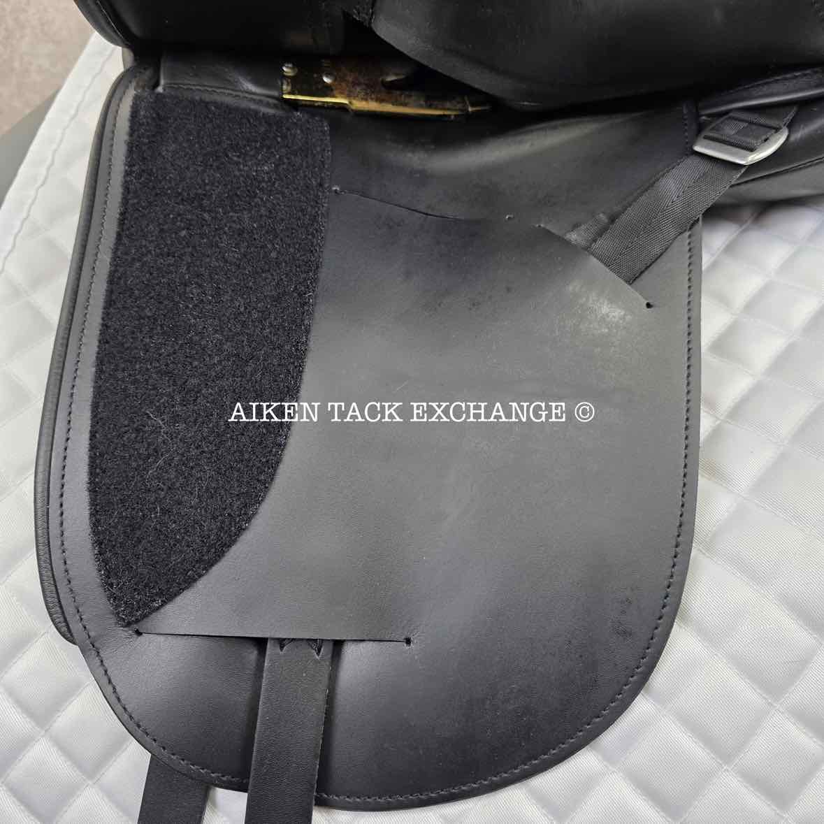2005 Schleese Derby Dressage Saddle, 17.5" Seat, Adjustable AdapTree, Wool Flocked Panels