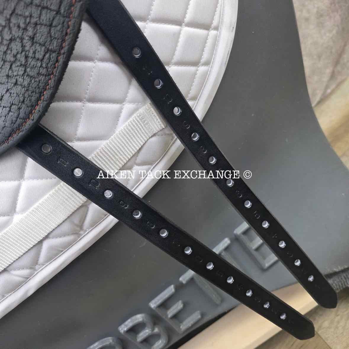 2018 Custom Saddlery Icon Flight Monoflap Dressage Saddle, 17.5" Seat, Adjustable Tree, Wool Flocked Panels