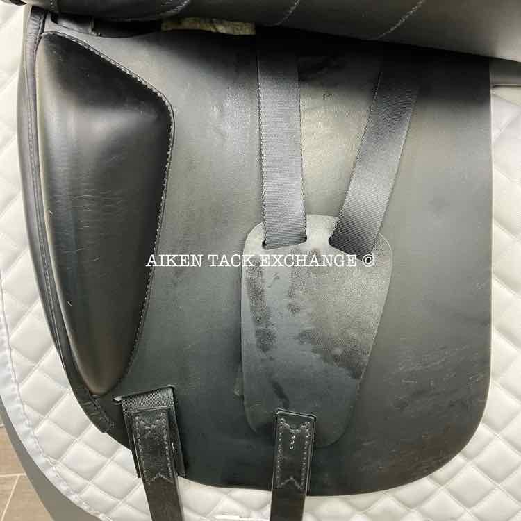 **SOLD** 2021 Amerigo Vega Dressage Deluxe Special Saddle, 18" Seat, Medium Wide Tree, Wool Flocked Panels