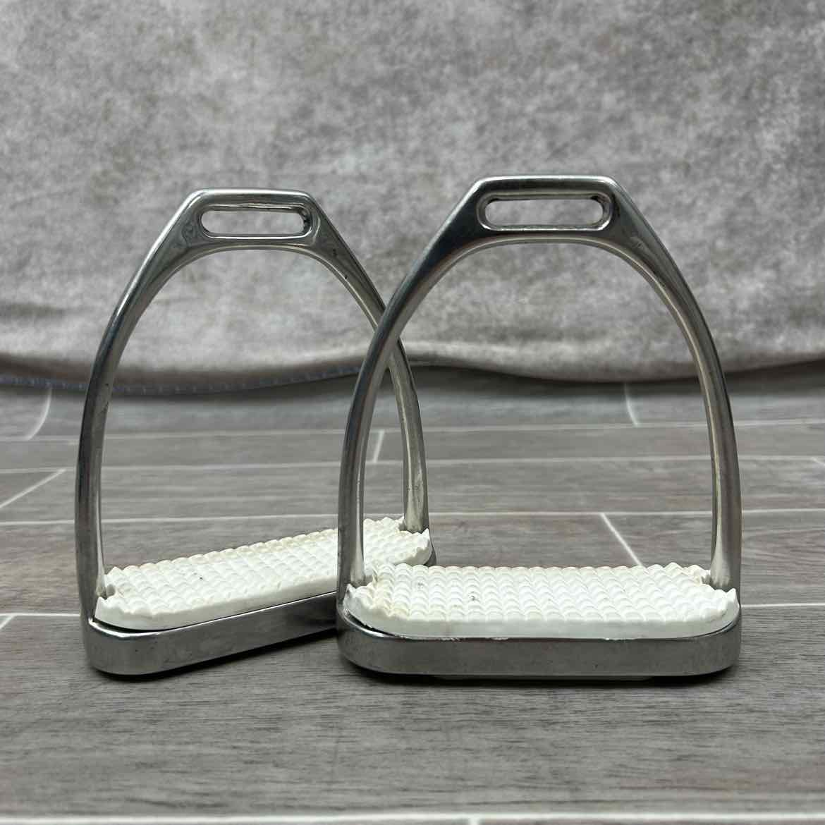 Korsteel Fillis Stirrup Irons 4.5"