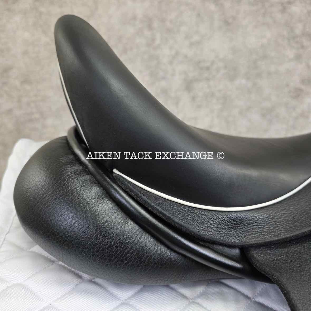 **SOLD** 2020 Custom Saddlery Wolfgang Solo Dressage Saddle, 18" Seat, Adjustable Tree - Set to Wide, Wool Flocked Panels