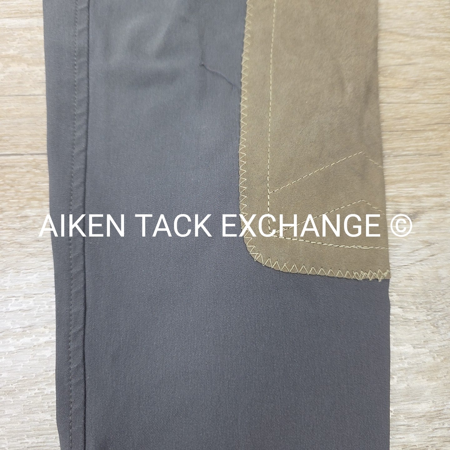 Tailored Sportsman Front Zip Trophy Hunter Knee Patch Breeches, Size 14