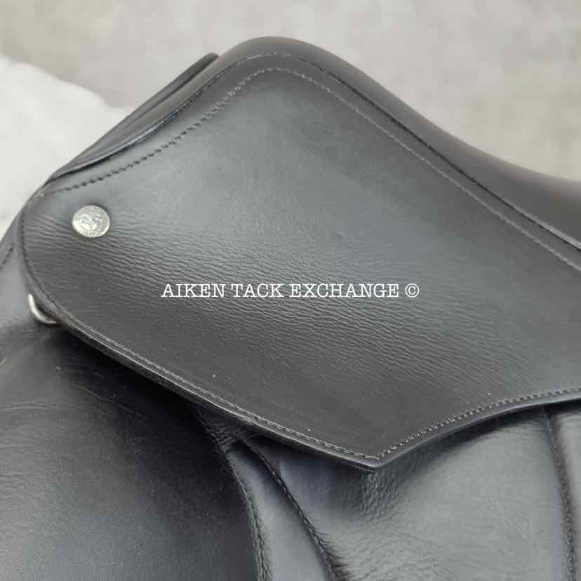 **SOLD** 2022 Voltaire Adelaide Monoflap Dressage Saddle, 17.5" Seat, 2AA Flap, Wide Tree, PRO Panels, Full Buffalo Leather