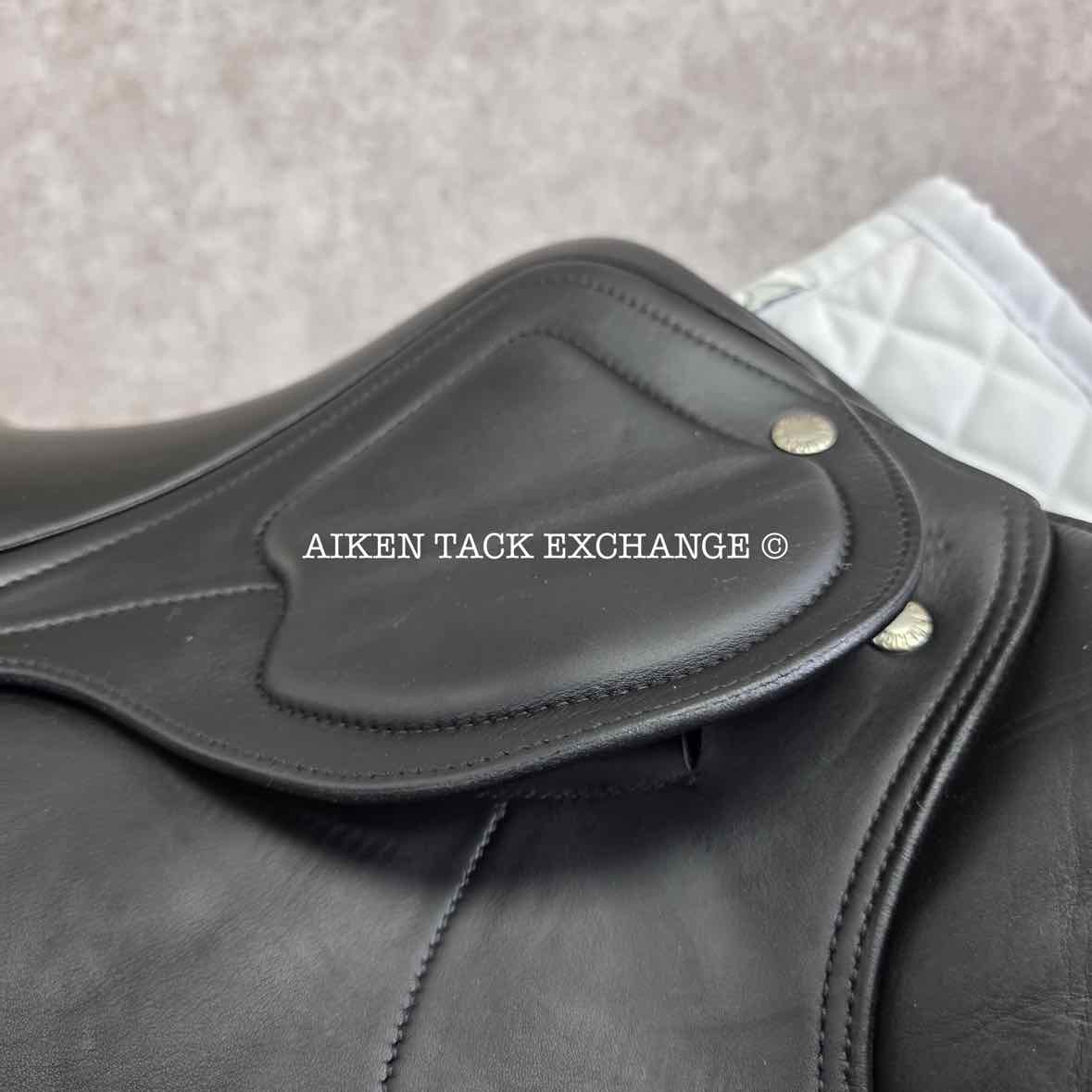 **SOLD** 2020 Amerigo Pinerolo HC Jump Saddle, 17" Seat, Medium Wide Tree, Wool Flocked Panels
