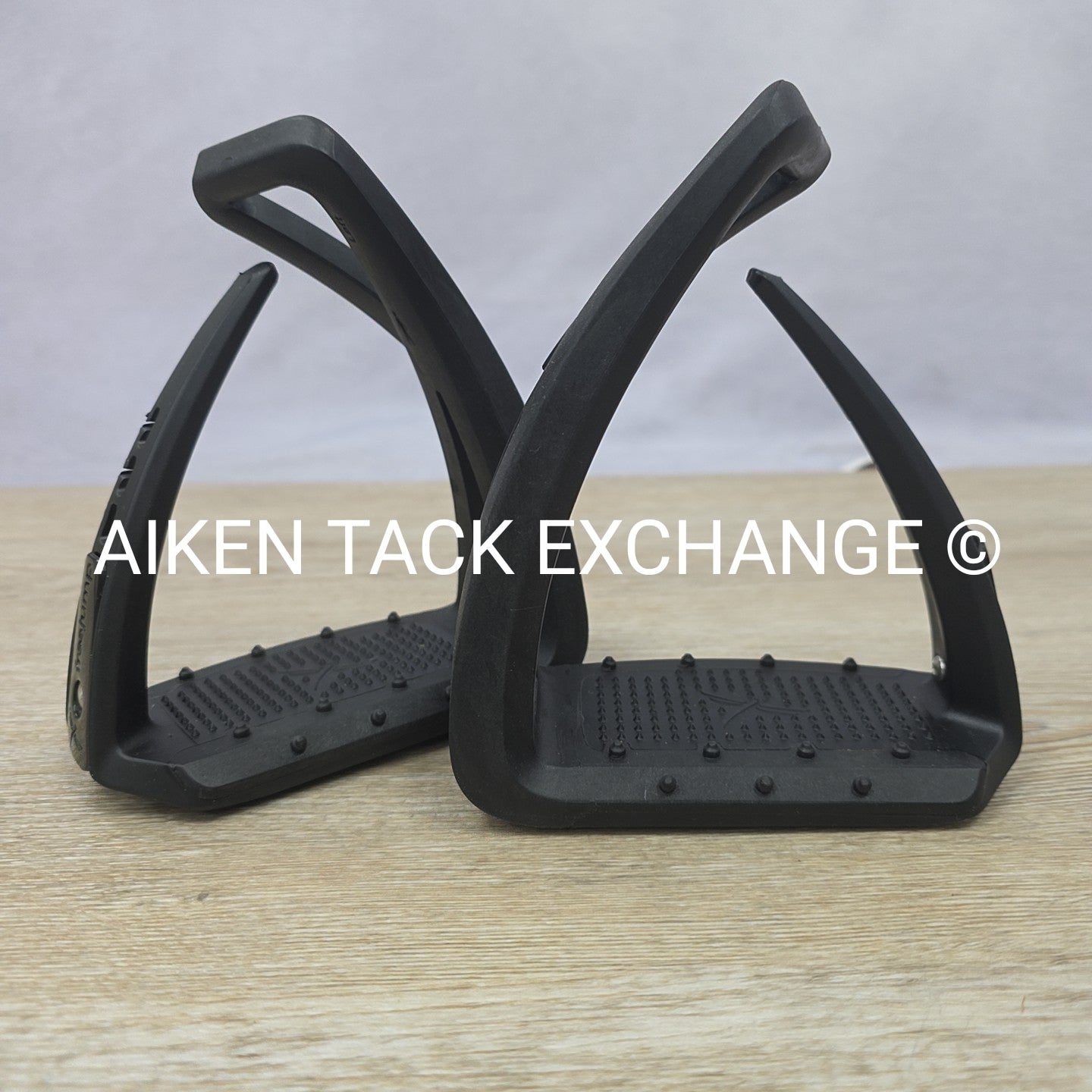 Freejump Soft'Up Lite Stirrups, 4.25"