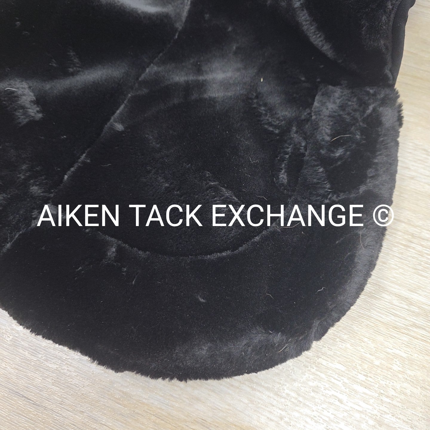 Shires Arma Contour Pro Half Pad, Size 17" - 18"