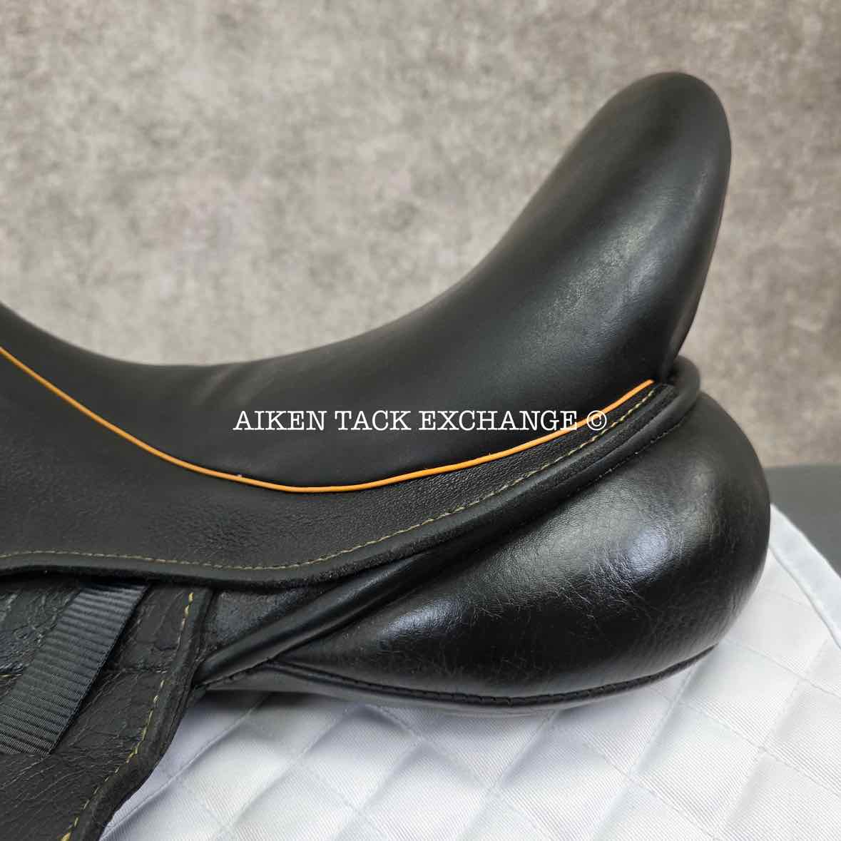 **SOLD** 2013 Custom Saddlery Icon Star Monoflap Dressage Saddle, 18" Seat, Adjustable Tree, Wool Flocked Panels