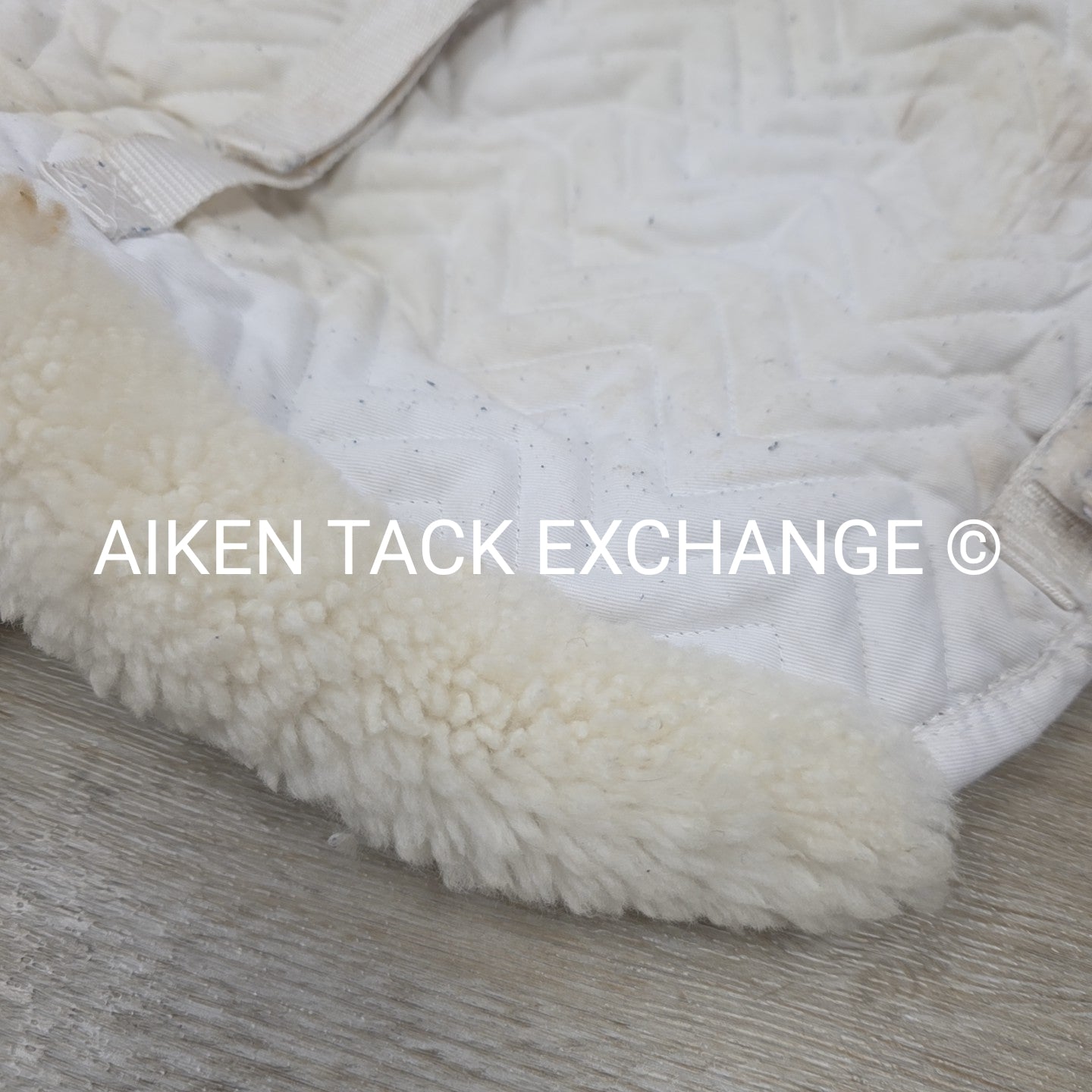 Fleeceworks Sheepskin Show Hunter Pad Partial Trim with Front Roll