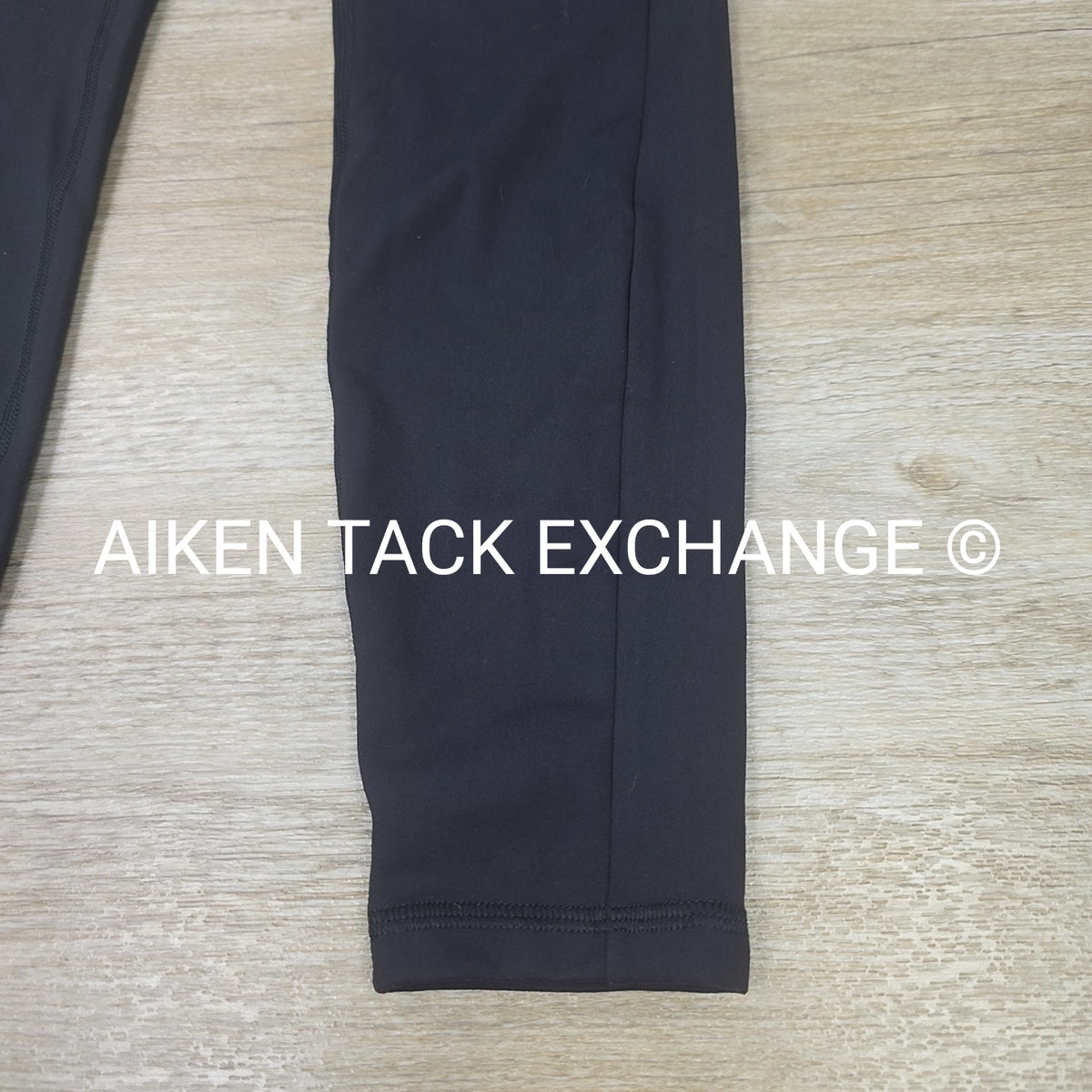 Avalanche Outdoor Supply Co. Compression Leggings, Size Medium