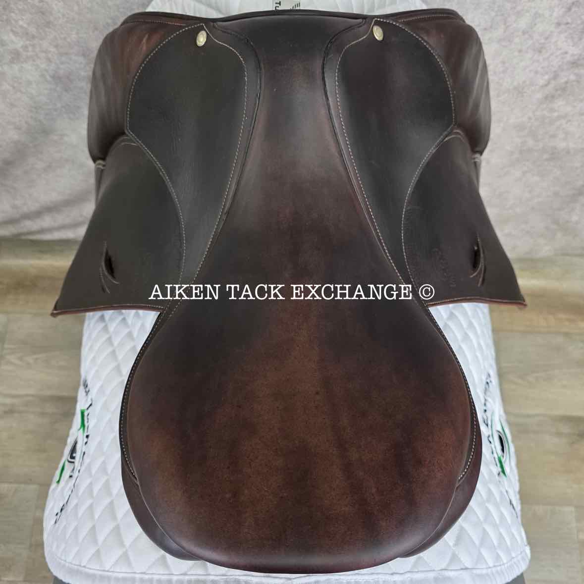 2015 Devoucoux Oldara Close Contact Jump Saddle, 17.5" Seat, 3 Flap, Medium Wide Tree, D3D Panels, Full Buffalo Leather