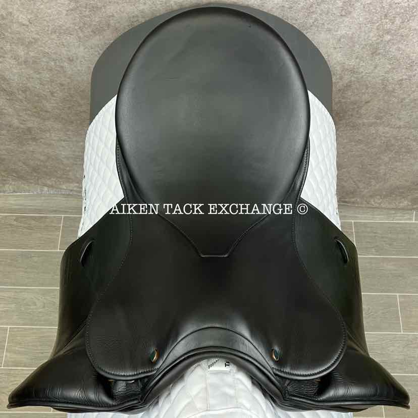 **SOLD** 2005 Stubben Maestoso Deluxe Dressage Saddle, 18" Seat, 32cm Tree - W/XW, Wool Flocked Panels