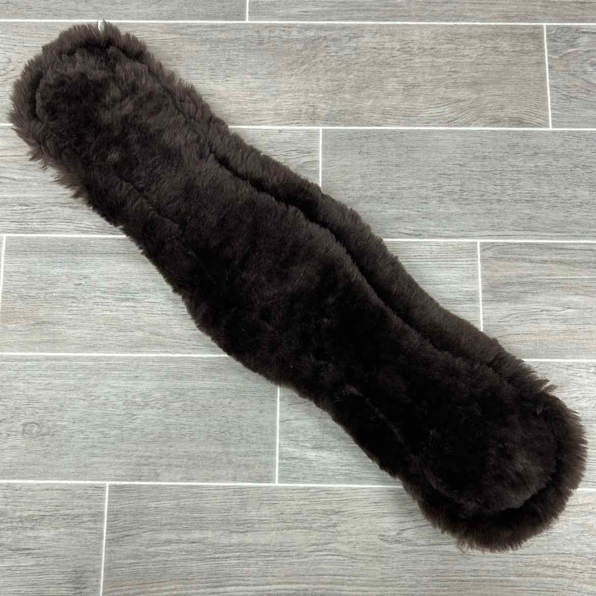 CAS Equestrian Sheepskin Girth, Brown, 20"