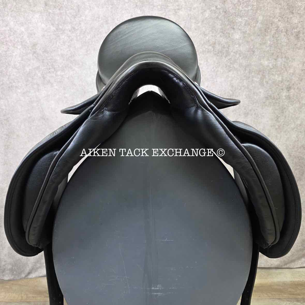 2003 Stubben Maestoso Dressage Saddle, 17" Seat, 32cm Tree - Extra Wide, Wool Flocked Panels
