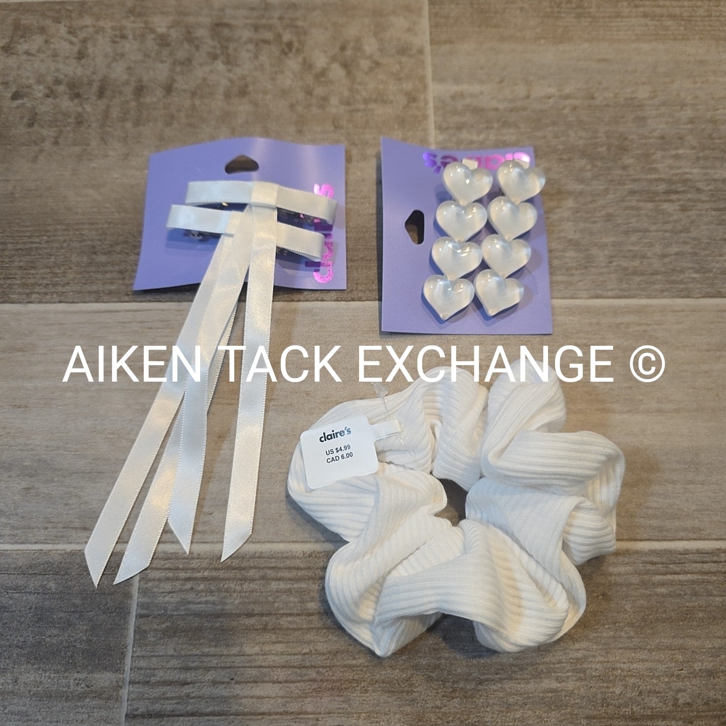 Claire's Hair Bundle - 1 Scrunchie, 4 Hair Clips