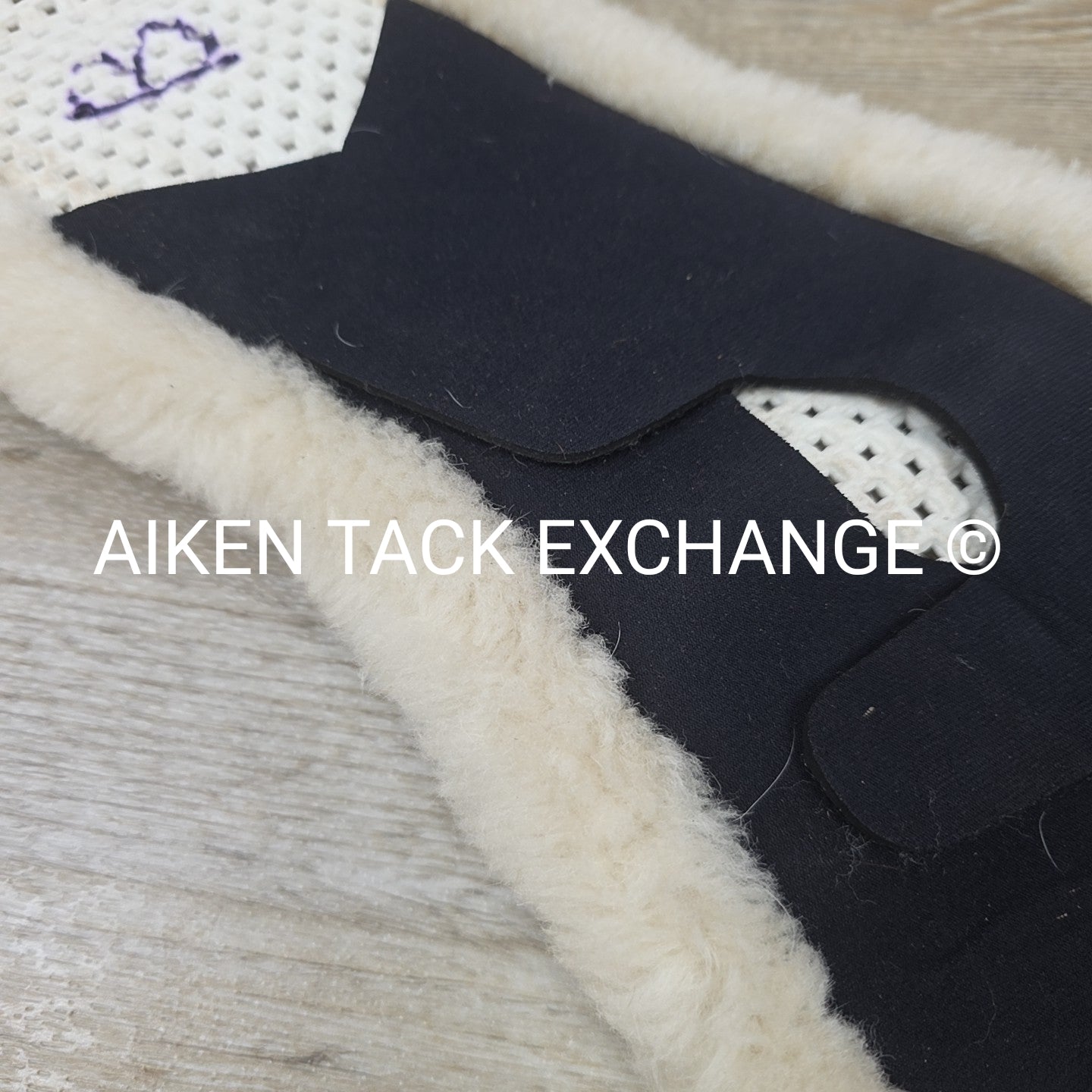 Total Saddle Fit Sheepskin Girth Cover, White, Size Large (28 - 30)