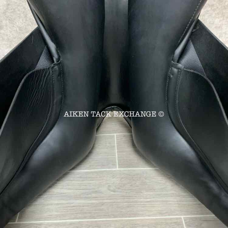 **SOLD** 2013 Hulsebos DR CC Dressage Saddle, 18" Seat, Medium Tree, Wool Flocked Panels