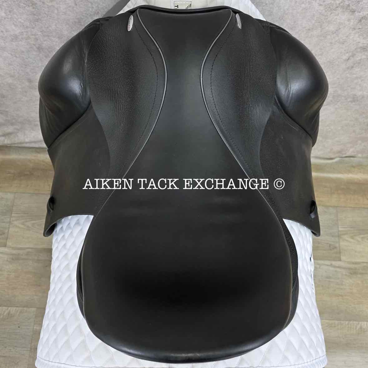 Verhan Trustin Free Shoulder Dressage Saddle, 17.5" Seat, Medium Wide Tree, Wool Flocked Panels