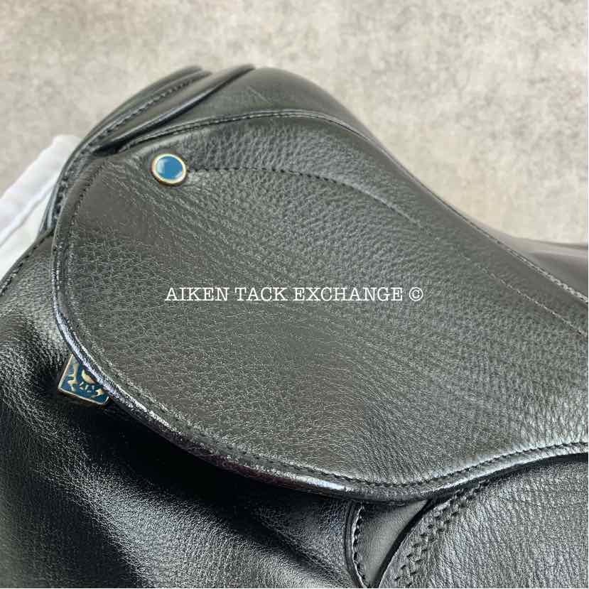 **SOLD** 2012 Stubben Genesis CL Deluxe Dressage Saddle, 17.5" Seat with Biomex, 30 cm Tree - MW , Wool Flocked Panels