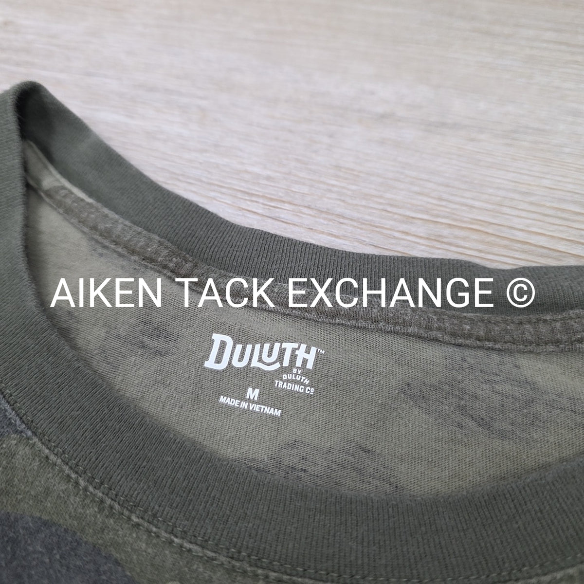 Duluth Trading Co. Short Sleeve Top, Women's Medium