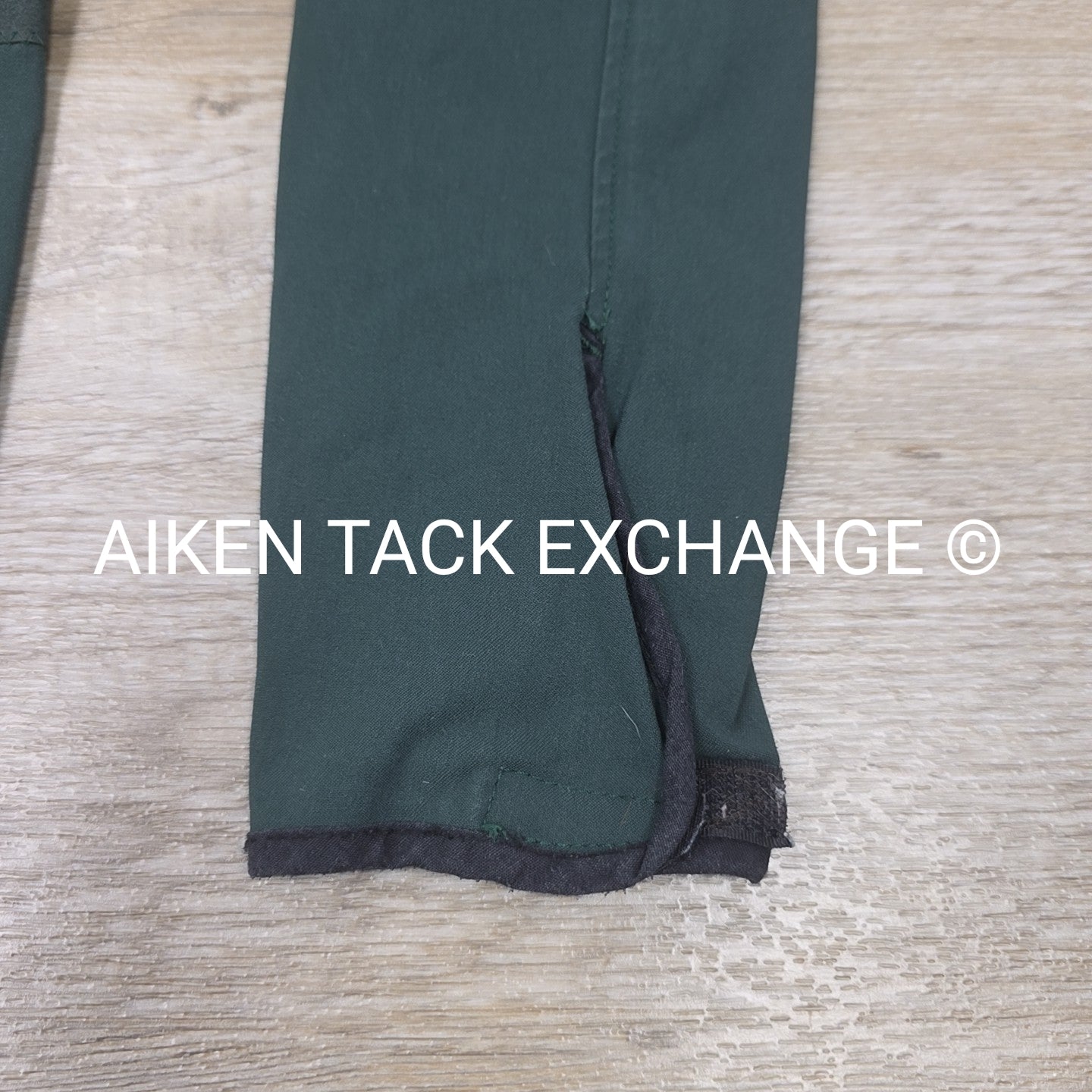 Tailored Sportsman Trophy Hunter Knee Patch Breeches, Size 10 R