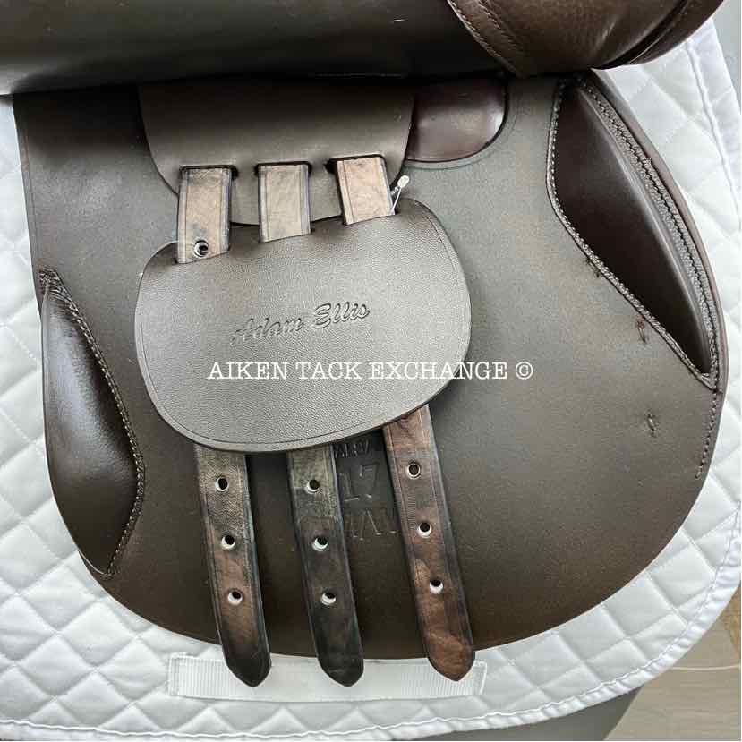 **On Trial** Adam Ellis Chloe Close Contact Jump Saddle, 17" Seat, Medium Wide Tree, Foam Panels