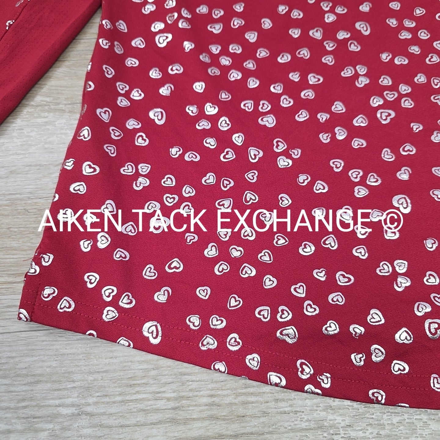 San Soleil SPF Sun Shirt, Red with Silver Hearts, Women's Size Medium