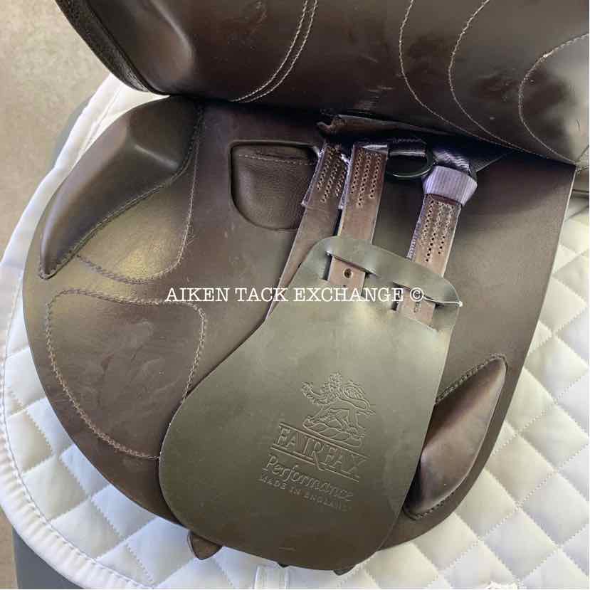 **SOLD** 2022 Fairfax World Class Dual Flap Jump Saddle, 17.5" Seat, Adjustable Tree - Changeable Gullet, Wool Flocked Panels