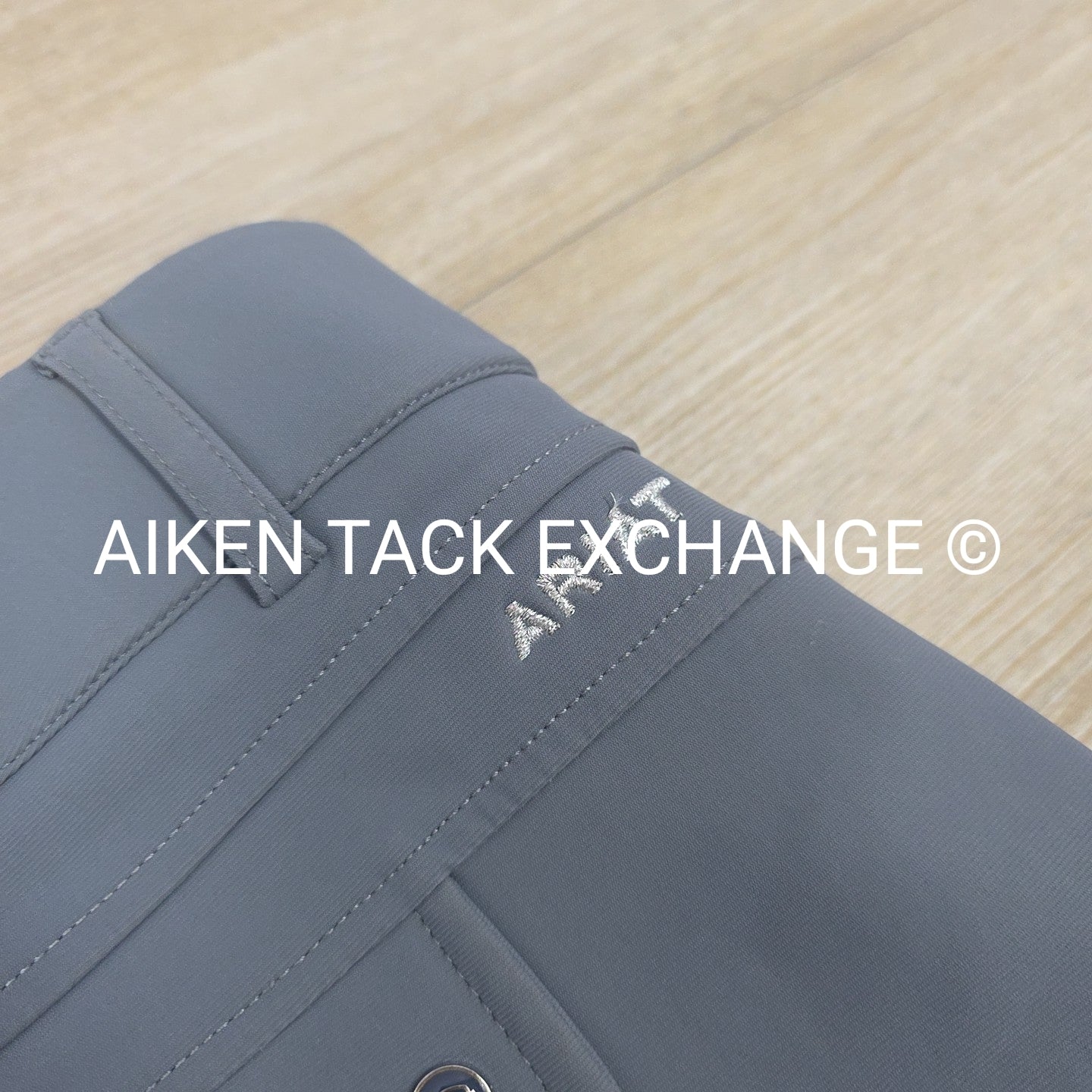 Ariat Tri Factor Silicone Grip Knee Patch Breeches, Size 34R