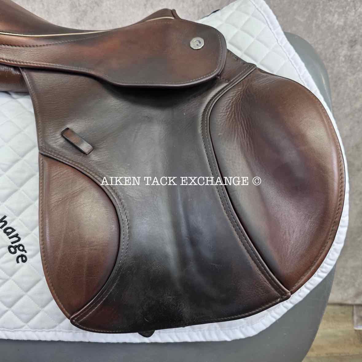 2016 Pegasus Butterfly Claudia Close Contact Jump Saddle, 17" Seat, Flexible Self-Adjusting & Self-Adapting ComfortFit Tree