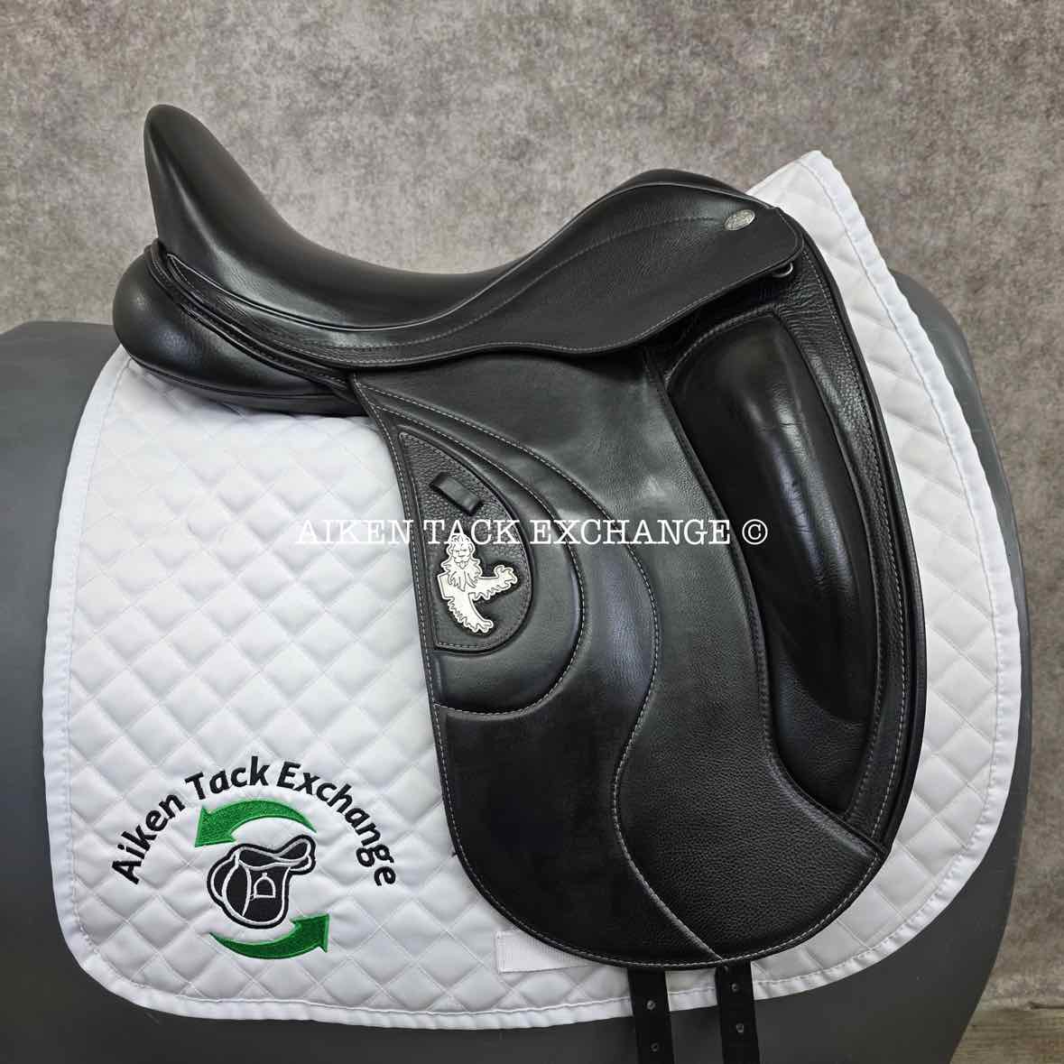 2020 Fairfax World Class Monoflap Dressage Saddle, 18" Seat, Adjustable Tree - Changeable Gullet, Wool Flocked Panels