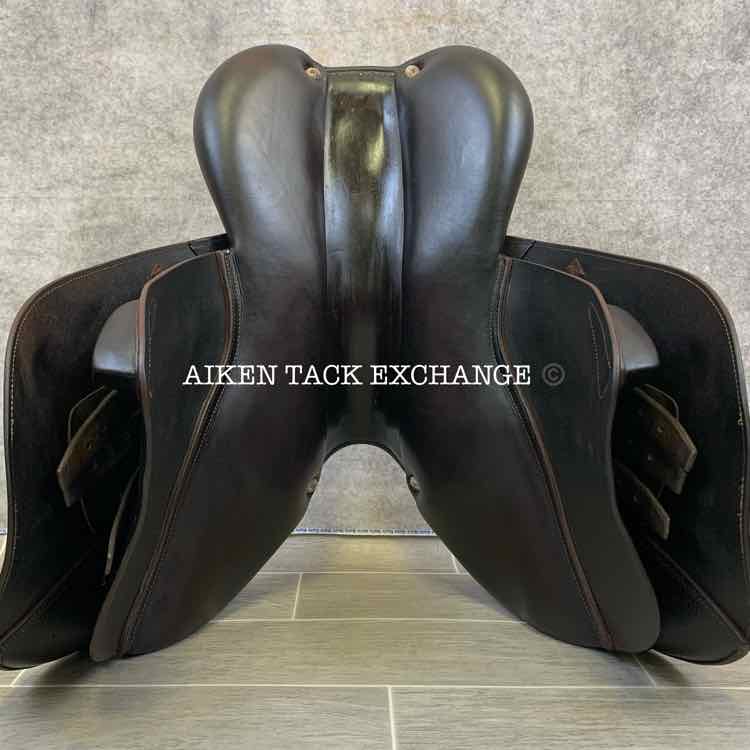 2016 CWD SE01 Close Contact Jump Saddle, 17" Seat, 2L Flap, Medium Tree, Foam Panels