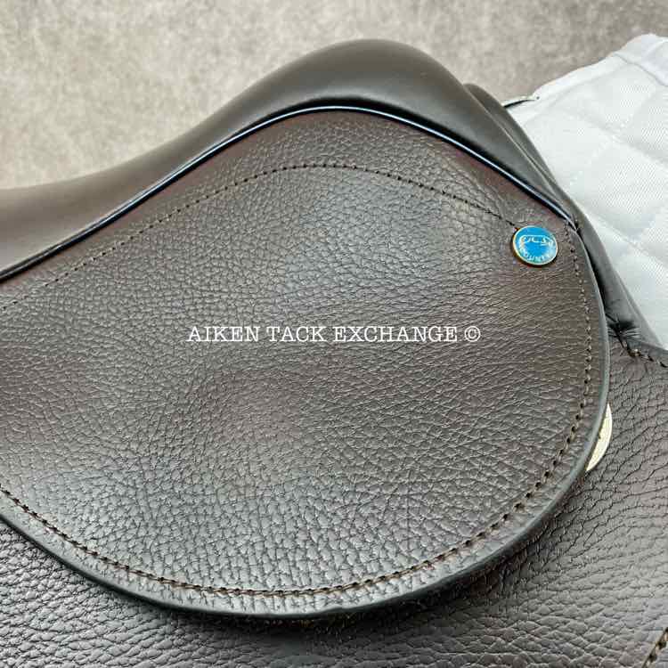 **SOLD** 2023 County Xtreme Monoflap Jump Saddle, 17.5" Seat, Medium Tree, Wool Flocked Panels