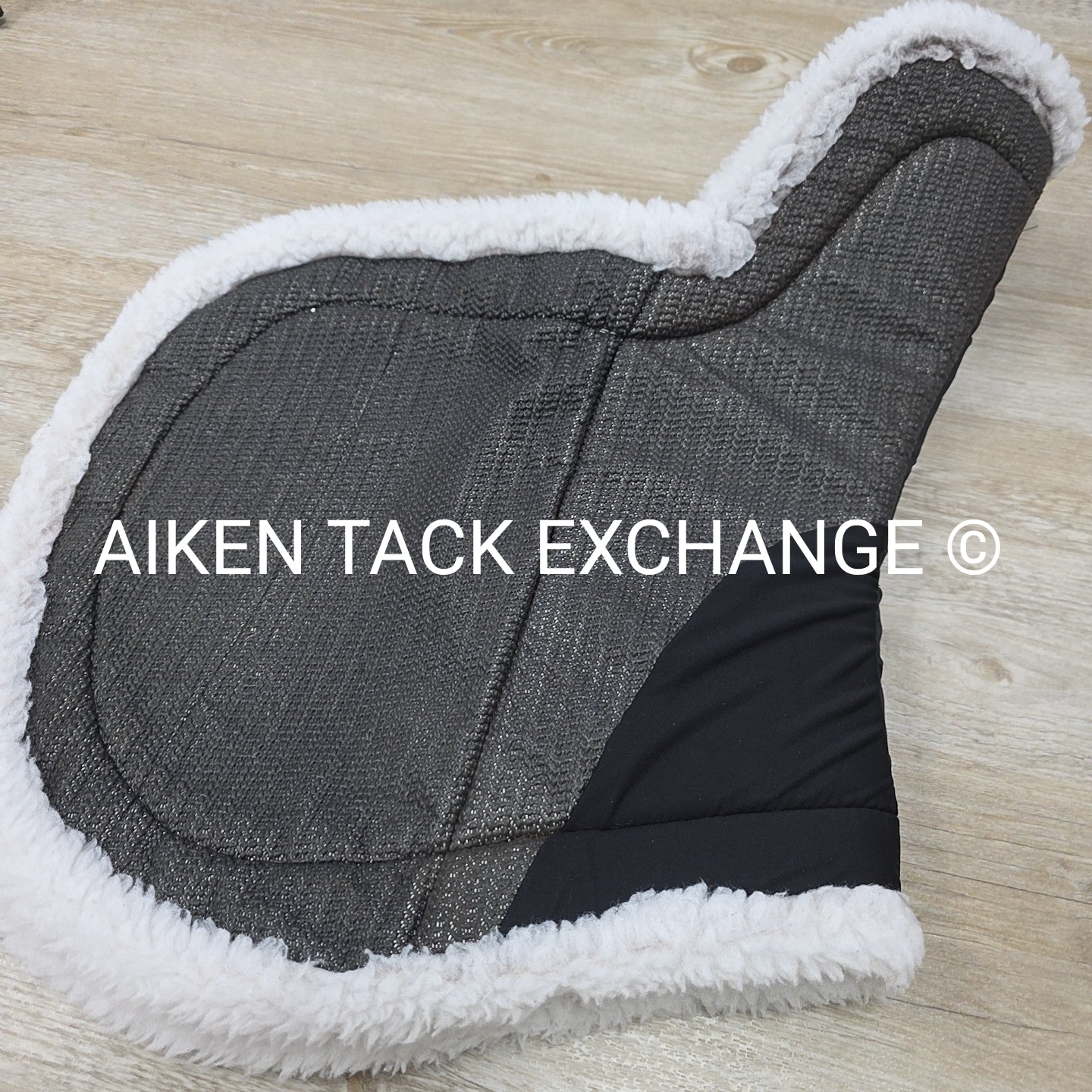 Ecogold Non-Slip Secure Hunter Pad, Size Large / 17" - 17.5"