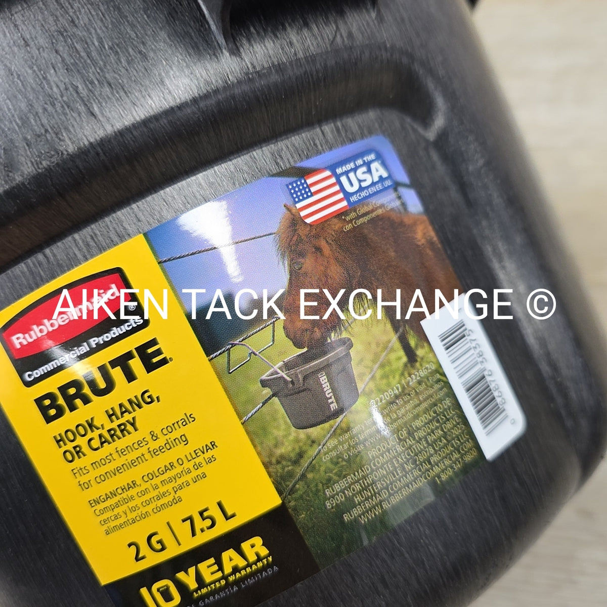 BRUTE 2 Gallon 3-in-1 Flat Back Bucket