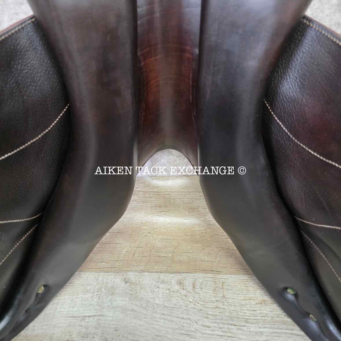 **SOLD** 2006 Devoucoux Chiberta Monoflap Jump Saddle, 17.5" Seat, 2A Flap, Medium Wide Tree, Foam Panels, Full Buffalo Leather
