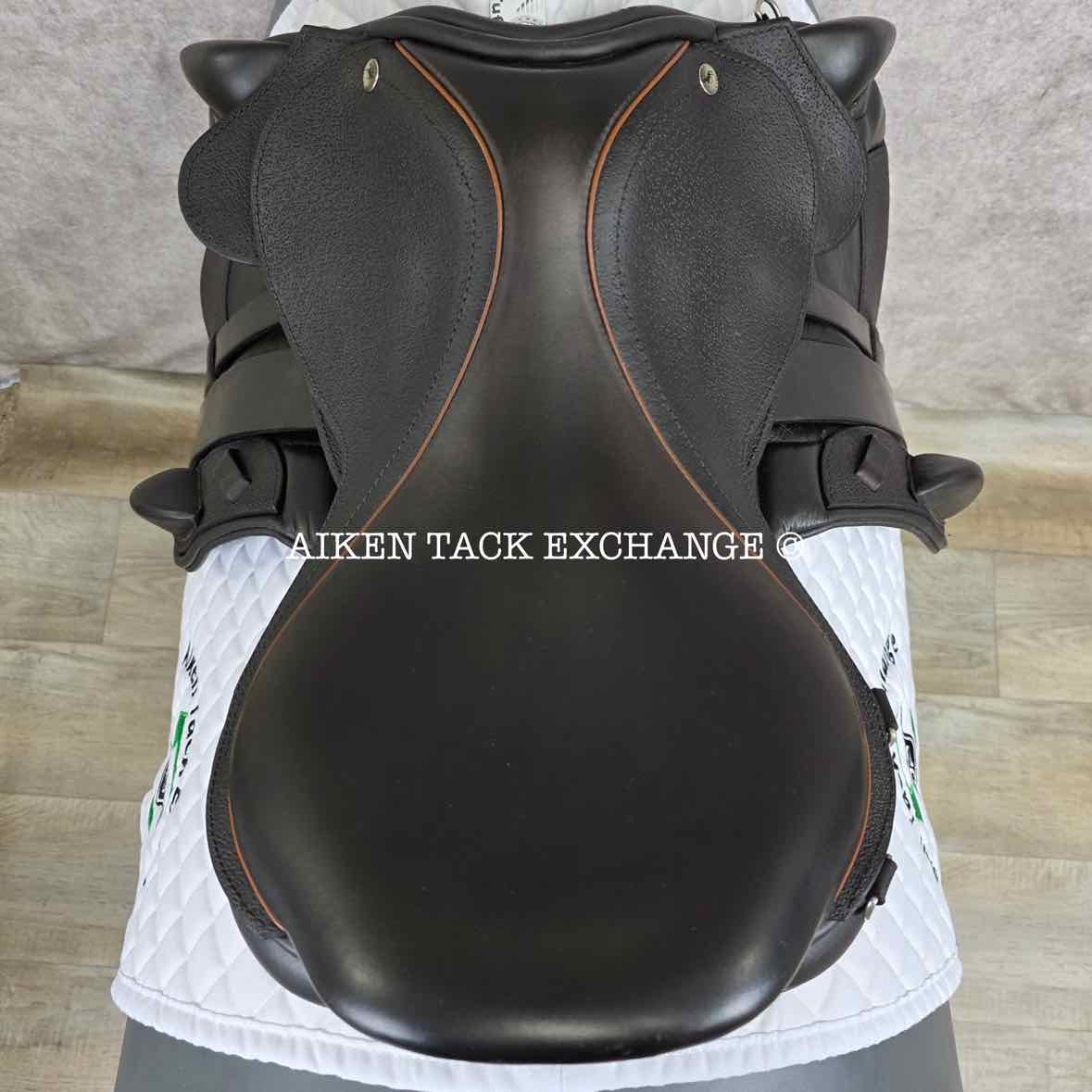 2022 Black Country Vinici Solare Monoflap Jump Saddle, 17" Seat, Wide Tree, Wool Flocked Panels