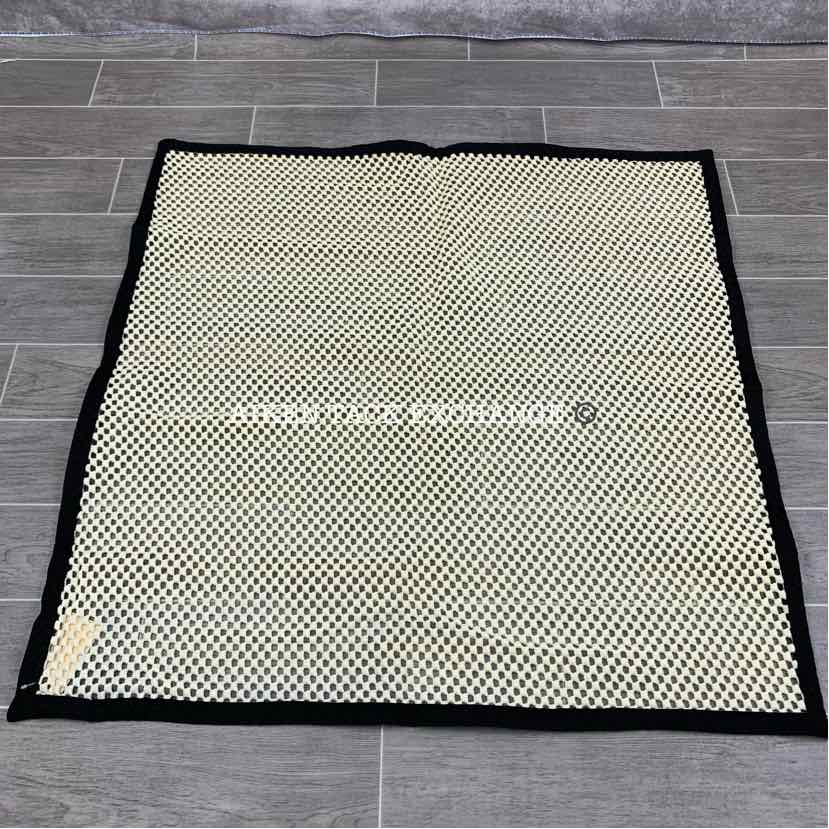 P.H.I Non Slip Saddle Pad