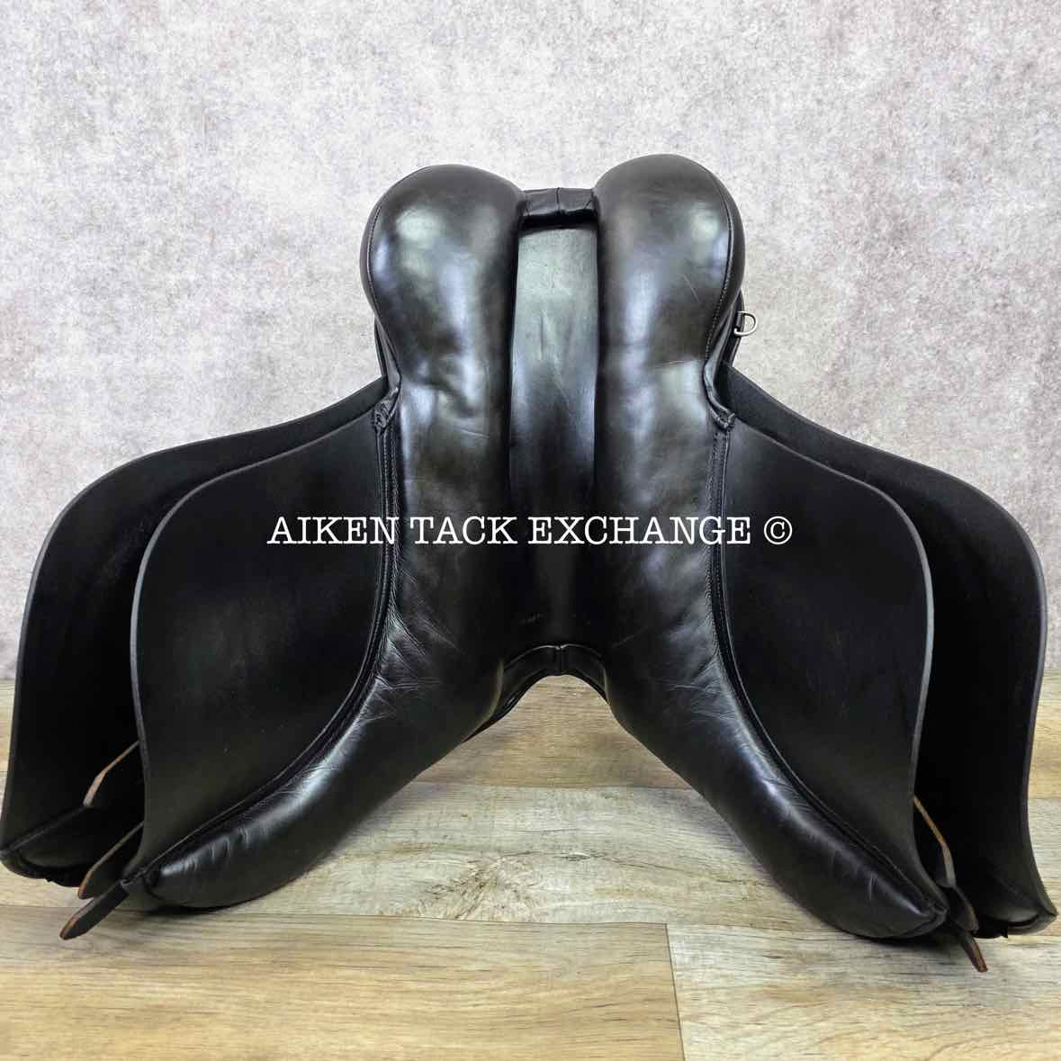1999 County Eventer All Purpose Saddle, 17.5" Seat, Medium Tree, Wool Flocked Panels