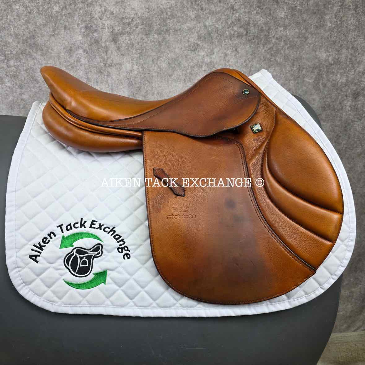 2013 Stubben Portos Deluxe Close Contact Jump Saddle, 17.5" Seat with Biomex, 28cm Tree - Medium, Foam Panels