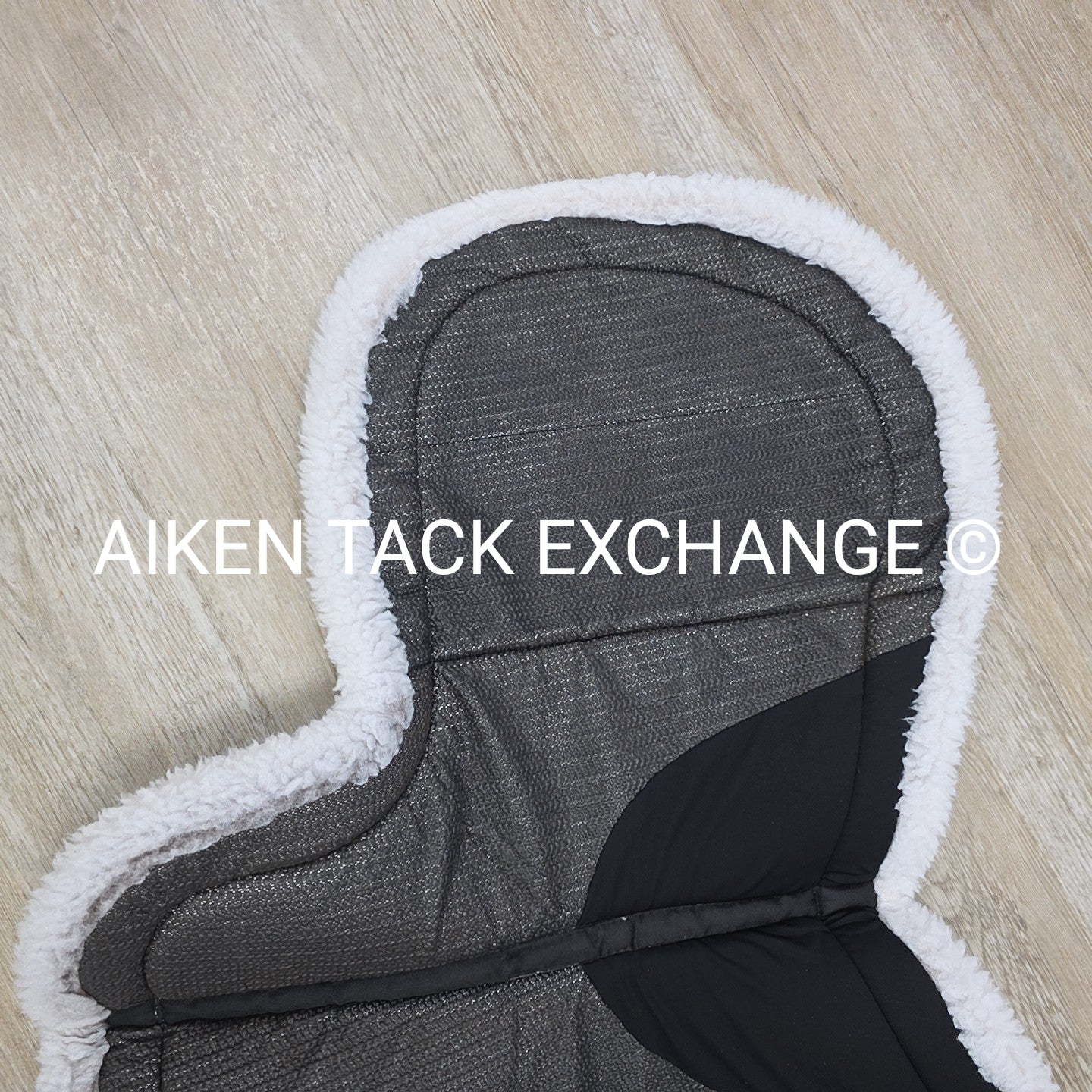 Ecogold Non-Slip Secure Hunter Pad, Size Large / 17" - 17.5"