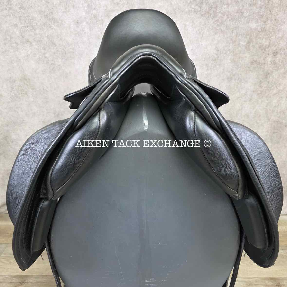 2020 Fairfax World Class Monoflap Dressage Saddle, 18" Seat, Adjustable Tree - Changeable Gullet, Wool Flocked Panels