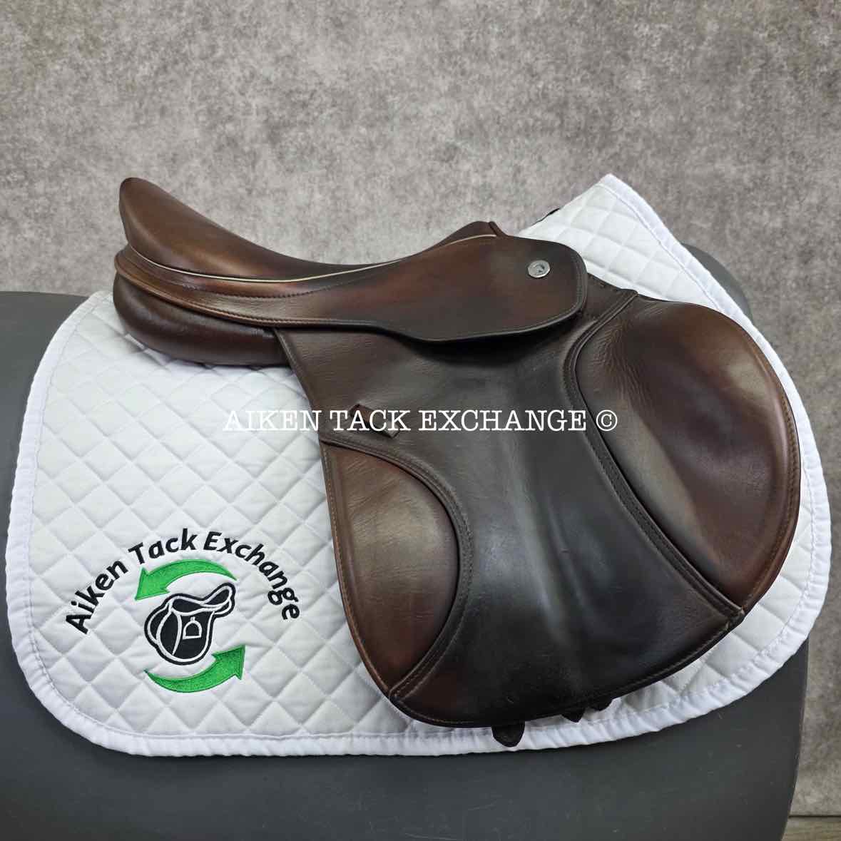 2016 Pegasus Butterfly Claudia Close Contact Jump Saddle, 17" Seat, Flexible Self-Adjusting & Self-Adapting ComfortFit Tree