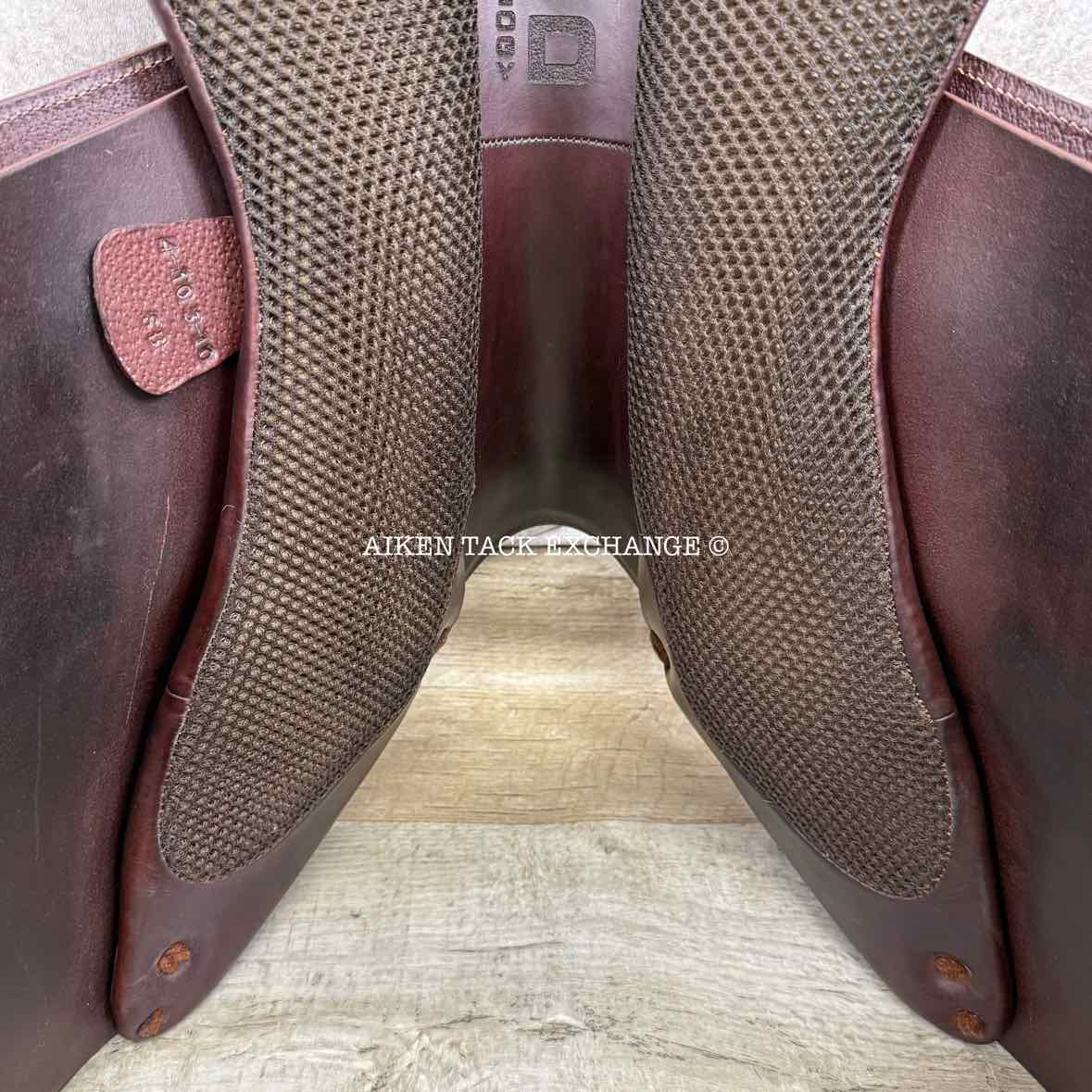 2022 Devoucoux Biarritz S Close Contact Jump Saddle, 17.5" Seat, 2AA Flap, Medium Tree, D3D Panels, Full Buffalo Leather
