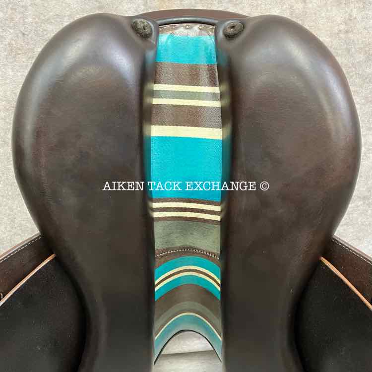 2014 Voltaire Palm Beach Close Contact Jump Saddle, 17" Seat, 1 Flap, Medium Wide Tree, FIN Panels