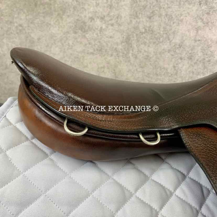 Majestic Supreme Close Contact Saddle, 17" Seat, Medium/Medium Narrow Tree, Foam Panels
