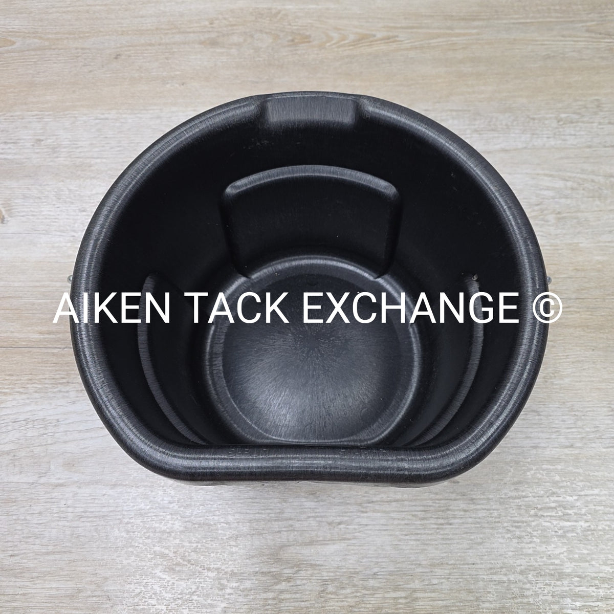 BRUTE 2 Gallon 3-in-1 Flat Back Bucket