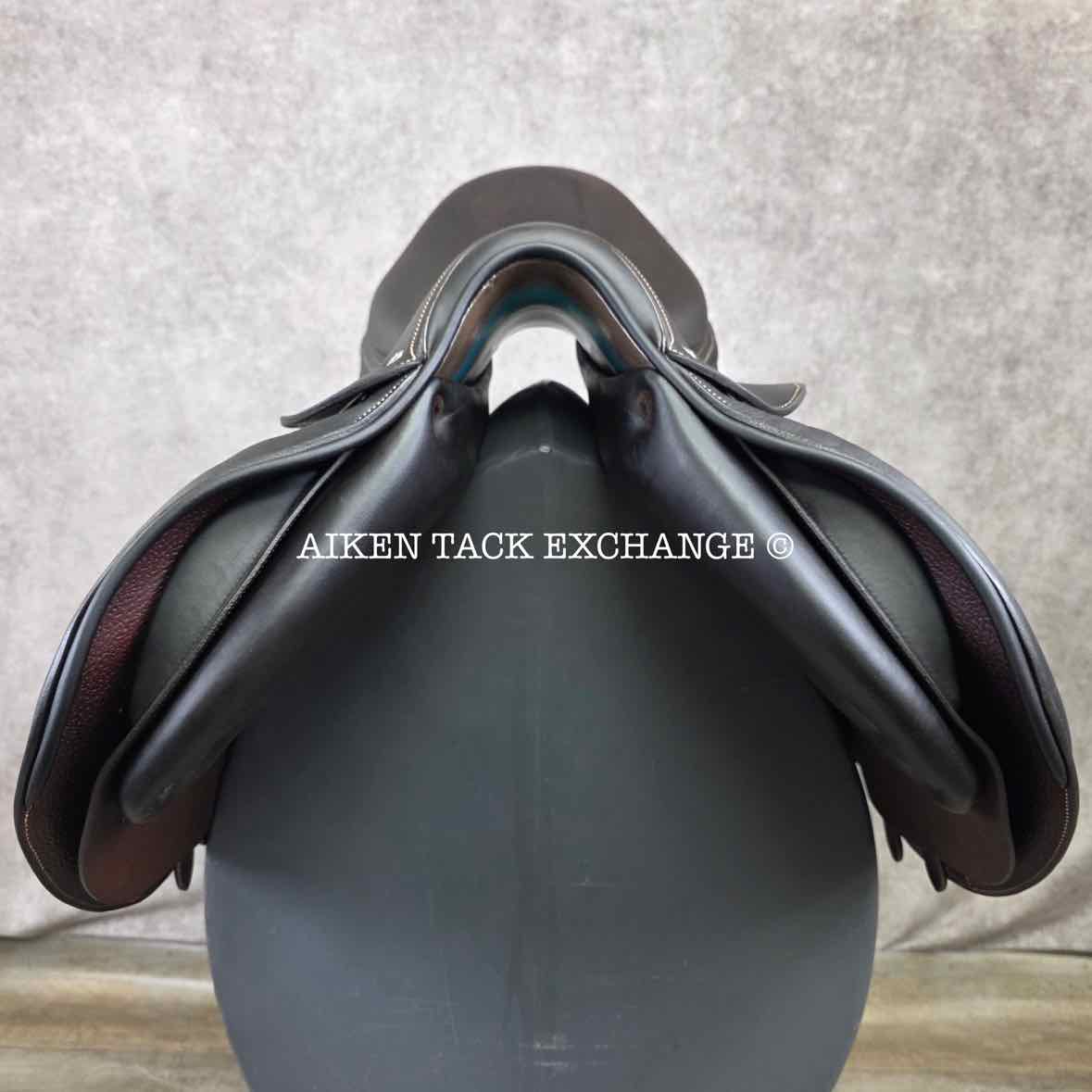 2019 Voltaire Stuttgart Jump Saddle, 17.5" Seat, 2A Flap, Medium Tree, PRO Panels, Full Buffalo Leather