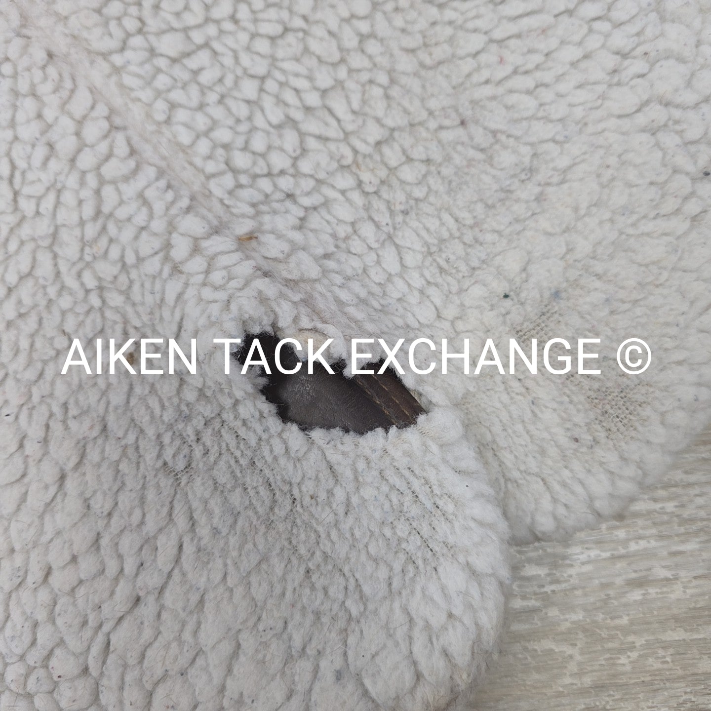 SaddleRight English Glove Leather Half Pad with Fleece Cover